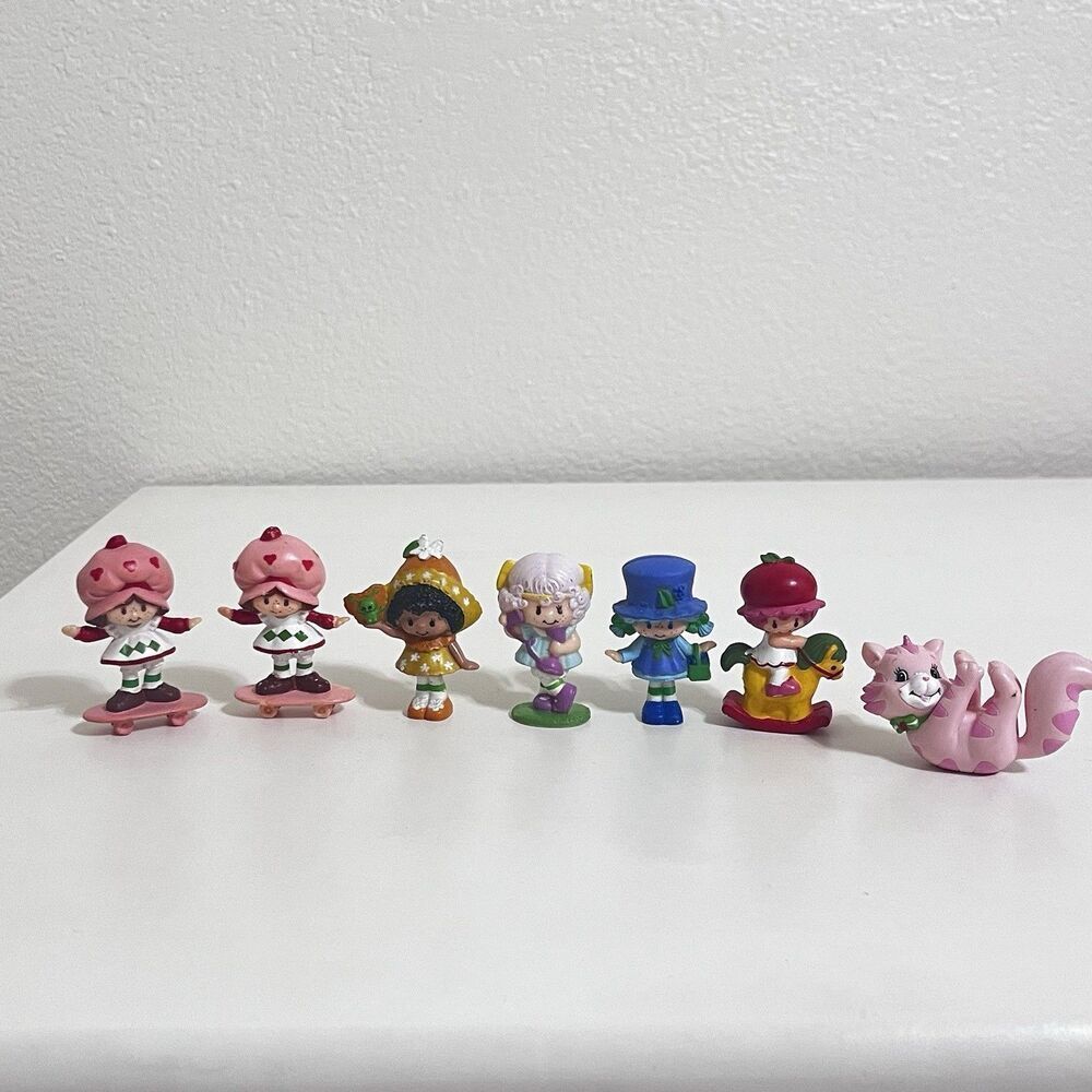 Vintage 1982 Strawberry Shortcake Mini PVC Dolls Lot of 6 + Custard Figure